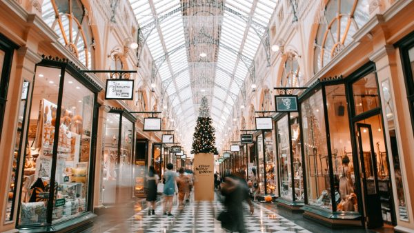 今年のクリスマス商戦の予測 – 早く開始して、より消費